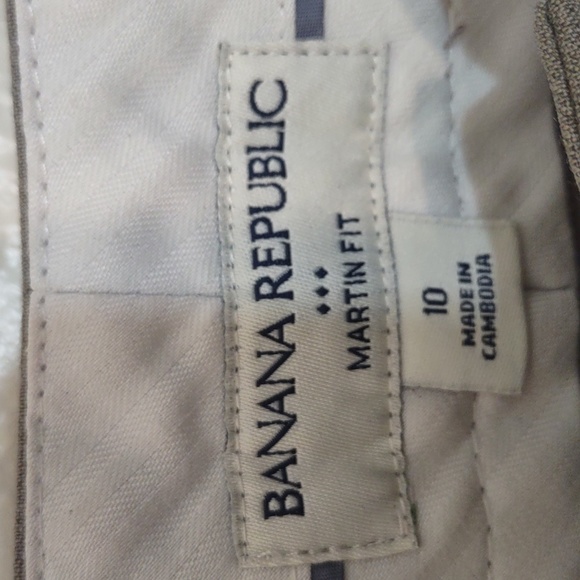 SLIGHTLY USED BANANA REPUBLIC MARTIN FIT COLOR CHARCOAL SIZE 10. - Picture 2 of 9